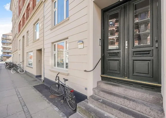 Perfect Location Apartment *