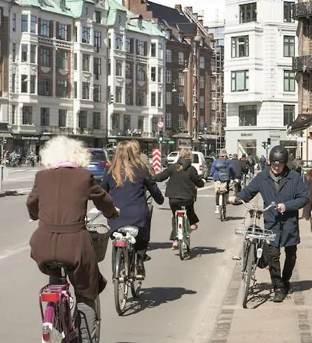 Perfect Location Apartment *